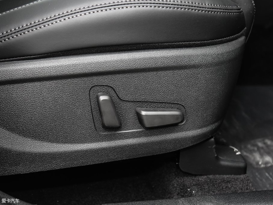 2019F(xin)_ Ĵ_ 380 TGDi DLX Ԅ(q)