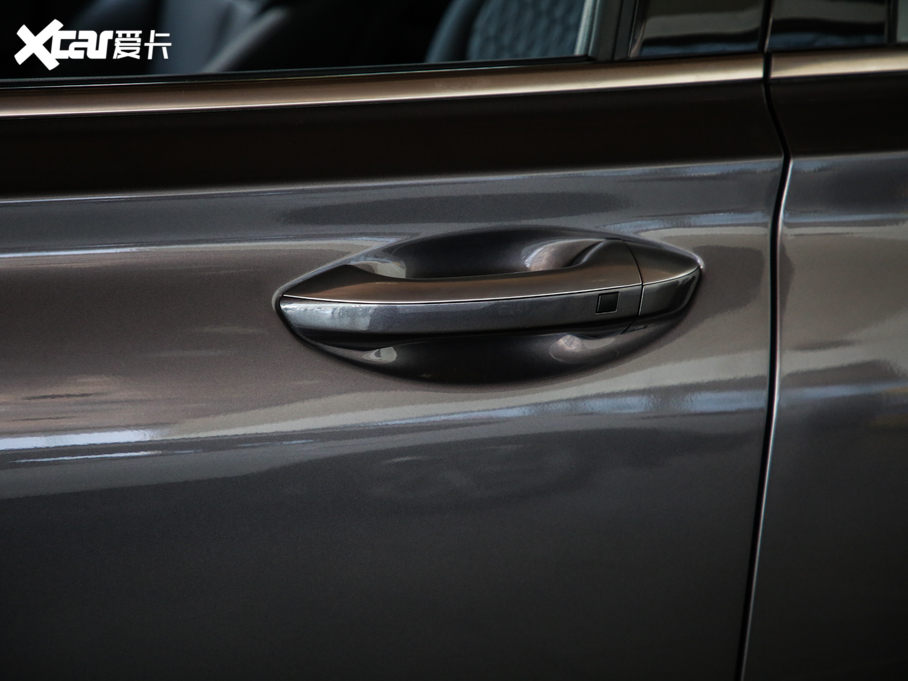 2019F_ Ĵ_ 380 TGDi GLS ԄӃA