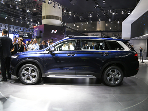 2019Ĵ_ 380 TGDi DLX ԄӃ w^