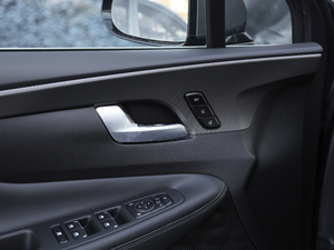 2019Ĵ_ 380 TGDi DLX ԄӃ g