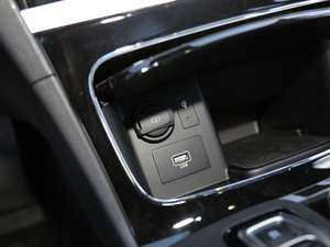 2019Ĵ_ 380 TGDi DLX ԄӃ п؅^