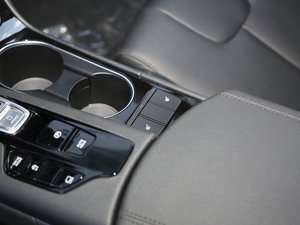 2019Ĵ_ 380 TGDi DLX ԄӃ п؅^