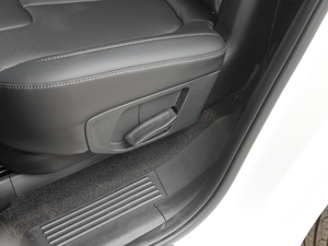 2019Ĵ_ 380 TGDi DLX ԄӃ g