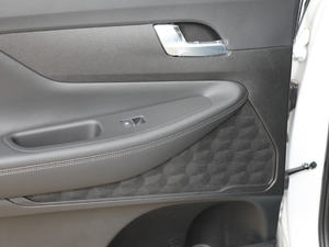 2019Ĵ_ 380 TGDi DLX ԄӃ п؅^