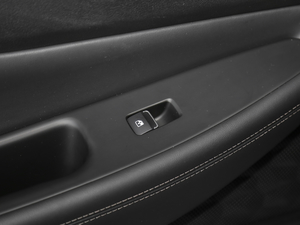 2019Ĵ_ 380 TGDi GLS ԄӃA g