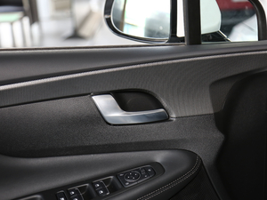 2019Ĵ_ 380 TGDi GLS ԄӃA g