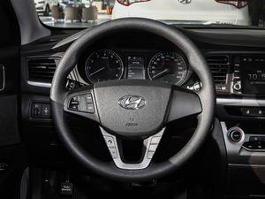 2019款1.8L 自动智能型纪念款 国V 方向盘