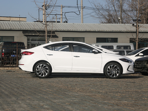 2019款1.5L CVT智炫豪华型 国VI 整体外观