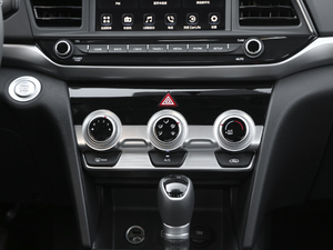 2019款1.5L CVT智炫豪华型 国VI 空调调节