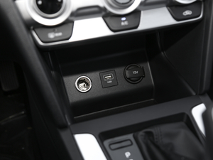 2019款1.5L CVT智炫豪华型 国VI 中控区