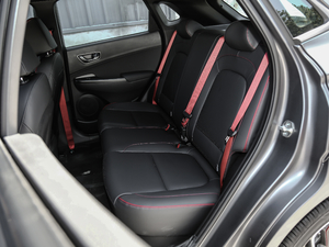 2019款1.6T 钢铁侠版 后排座椅