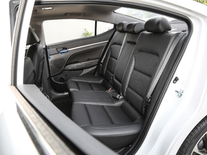 2020款1.5L CVT智炫精英型 后排座椅