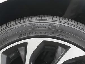 2020款1.4T 双离合炫动活力型 轮胎尺寸