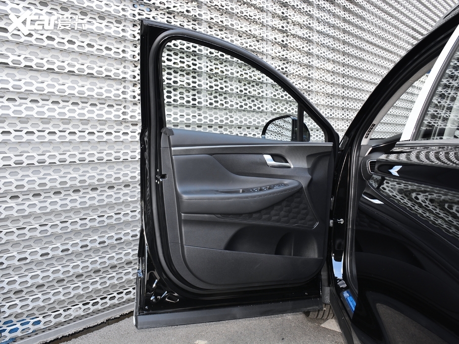 2020F_ 380 TGDi GLS ԄӃA