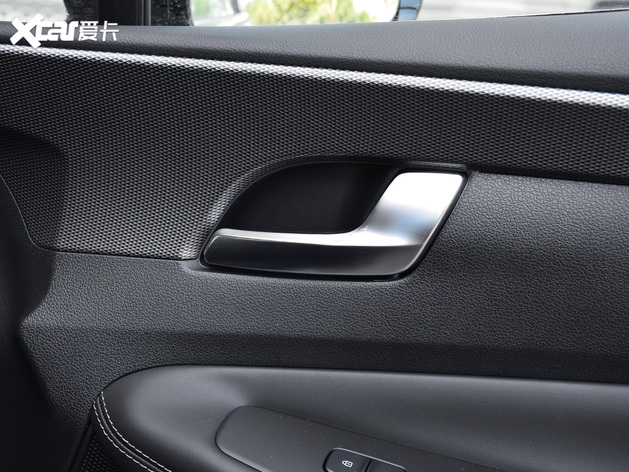 2020F(xin)_(d) 380 TGDi GLS Ԅ(dng)(q)A