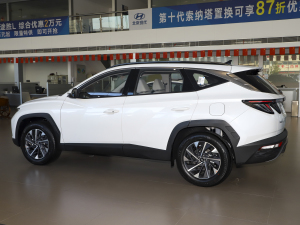 2022款途胜L 2.0L 混动·尊贵版 整体外观
