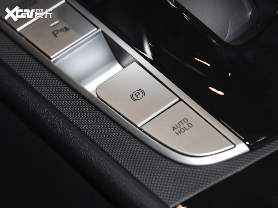 2022�����m�� 1.5L CVT LUX���Tʿ������