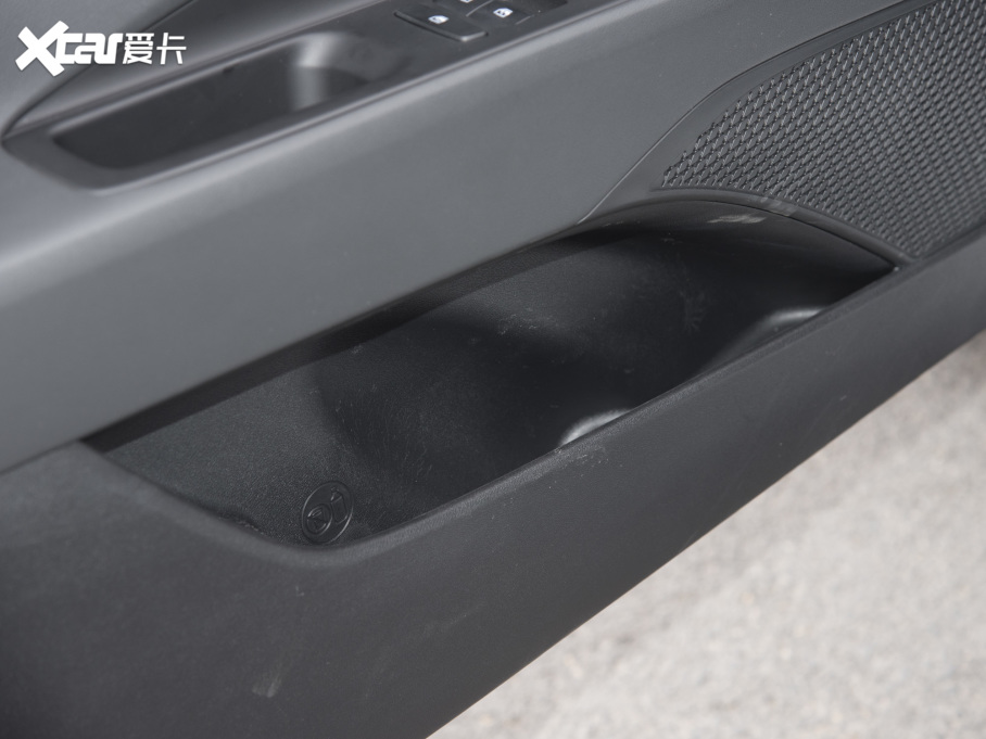 2022�����m�� 1.5L CVT LUX���F��