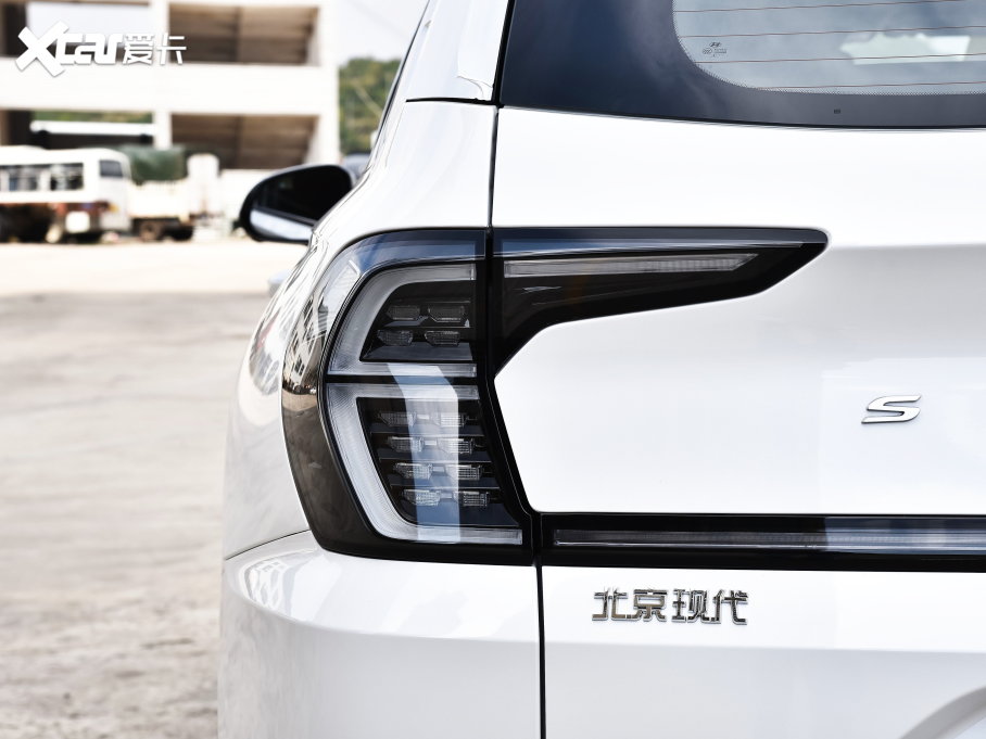 2023F_ м 380T GDi ԄӃLUXF