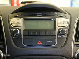 2010款2.0L 手动两驱新锐版 音响调节
