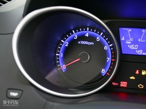 2010款2.0L 手动两驱新锐版 中控区