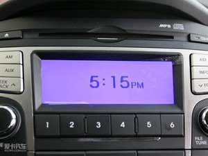 2010款2.0L 手动两驱新锐版 中控区