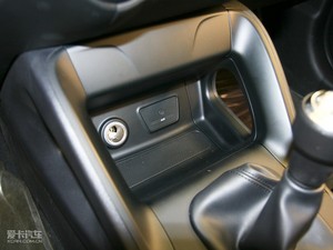 2010款2.0L 手动两驱新锐版 空间座椅