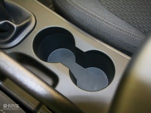 2010款2.0L 手动两驱新锐版 空间座椅