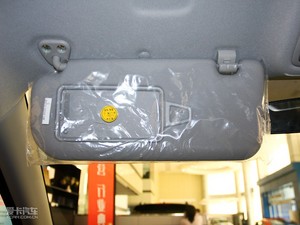 2010款2.0L 手动两驱新锐版 空间座椅