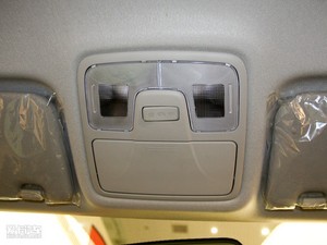 2010款2.0L 手动两驱新锐版 空间座椅