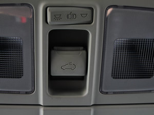 2010款2.0L 自动两驱精英版 空间座椅