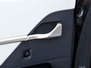 20232.0L FLUX п؅^(q)