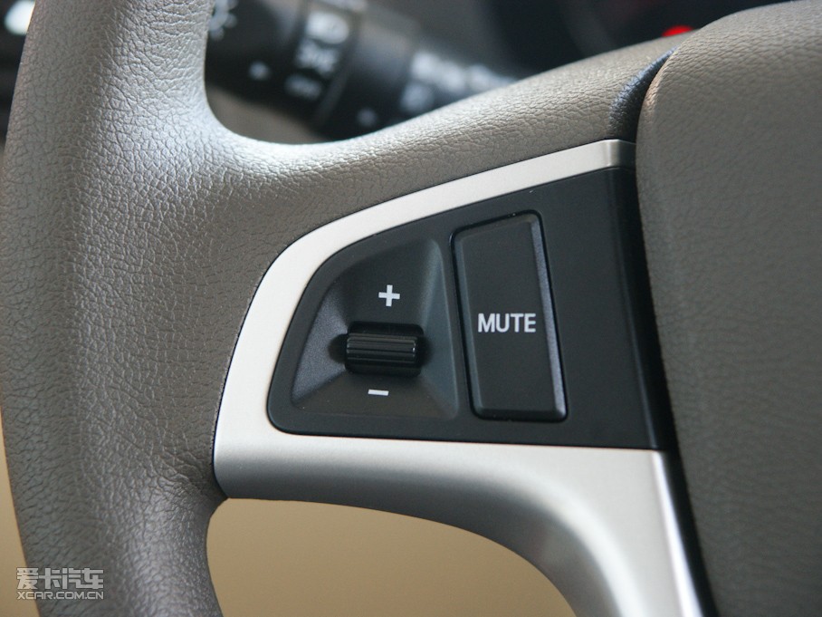 2010{ 1.4L GLS Ԅ(dng)A