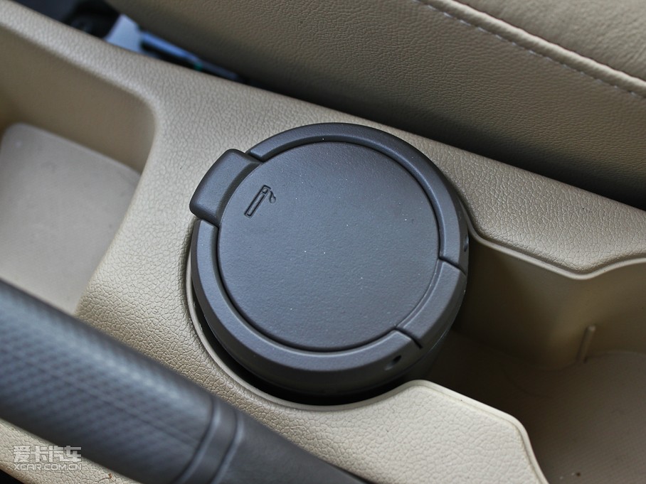 2010{ 1.6L GLS Ԅ(dng)F