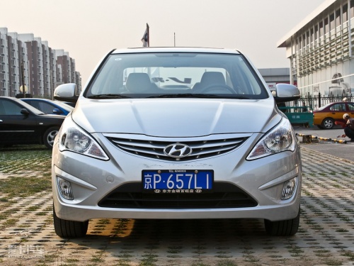 北京現代 2010款瑞納 三廂