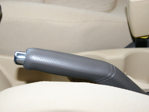 2010款1.4L GLS 自动豪华版 驻车制动器
