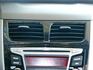 2010款1.4L GLS 自动豪华版 空调出风口