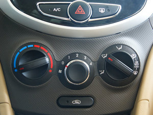 2010款1.4L GLS 自动豪华版 空调调节