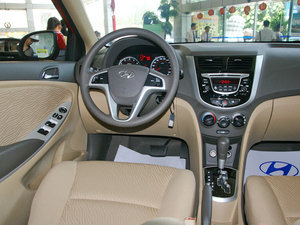 2010款1.4L GLS 自动豪华版 中控区