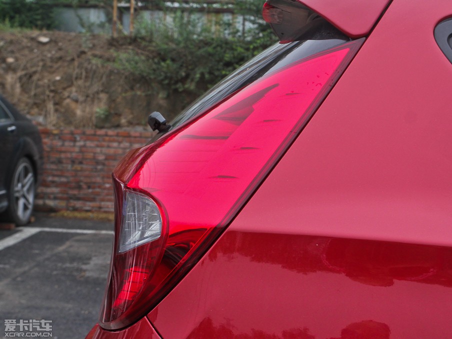 2011������ 1.6L GLS �Ԅ����F��