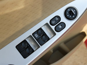 2011款1.4L GLS 自动豪华版 主驾车窗控制区	