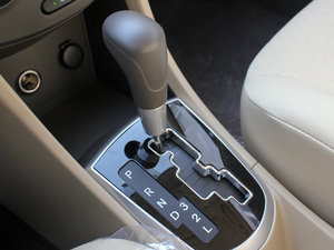 2011款1.4L GLS 自动豪华版 换挡杆