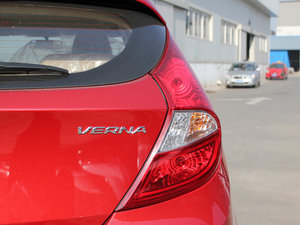2011款1.4L GLS 自动豪华版 尾灯