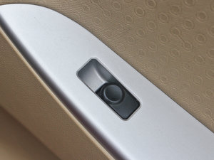 20111.6L GLS ԄF п؅^