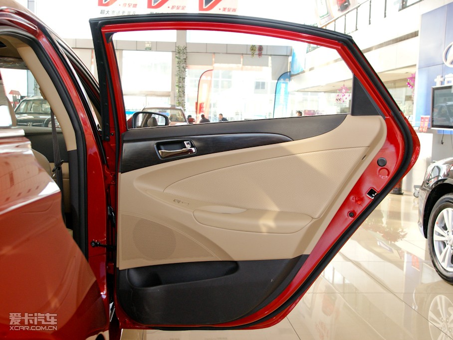 2011{ 2.0GLS ԄI(lng)Ȱ