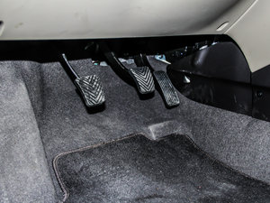 2011款1.6L 手动豪华版 中控区