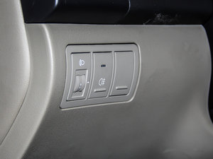 2011款1.6L 手动豪华版 中控区