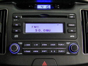 2011款1.6L 手动豪华版 音响调节