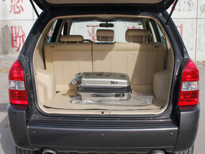 2009款2.0L 两驱自动天窗版 空间座椅