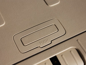 2009款2.0L 两驱自动天窗版 空间座椅